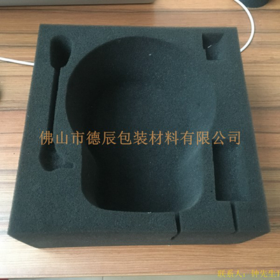 海綿內(nèi)托對各行各業(yè)產(chǎn)品起到絕緣、密封、防震、防塵、填充、隔音、固定，能夠保護(hù)包裝產(chǎn)品在運(yùn)輸過程中安然無恙，起到保護(hù)產(chǎn)品的一個(gè)作用，同時(shí)可以美化產(chǎn)品，提升產(chǎn)品檔次。